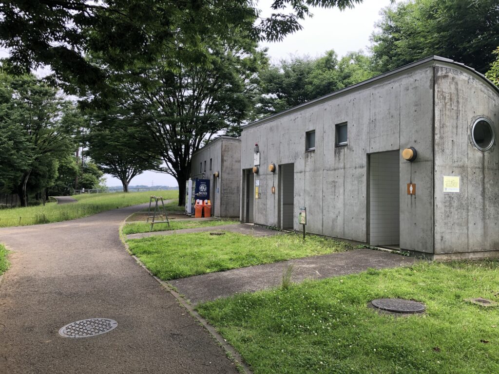 【東京都稲城市：若葉台公園】徹底紹介！｜無料デイキャンプ＆BBQが楽しめる駅近な穴場公園♪