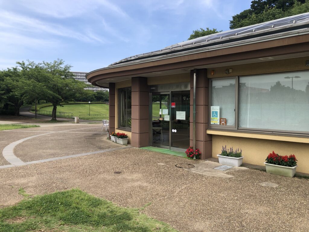 【東京都稲城市：若葉台公園】徹底紹介！｜無料デイキャンプ＆BBQが楽しめる駅近な穴場公園♪