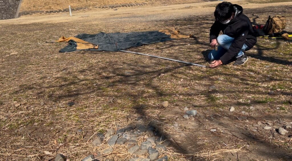 【タープ 基本の張り方】苦戦してきた私が、上手く張れるようになった手順を徹底解説｜【初心者向け】