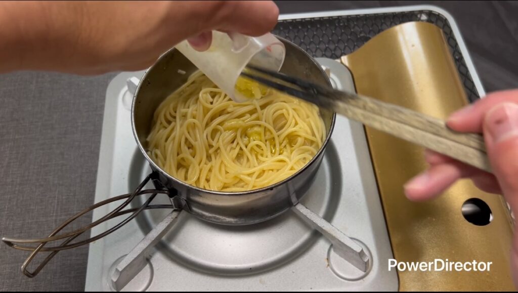 「アーリオ・オーリオ」をワンパン&ゆで汁なしで作って頂きます!|キャンプ道具で作る簡単ご飯