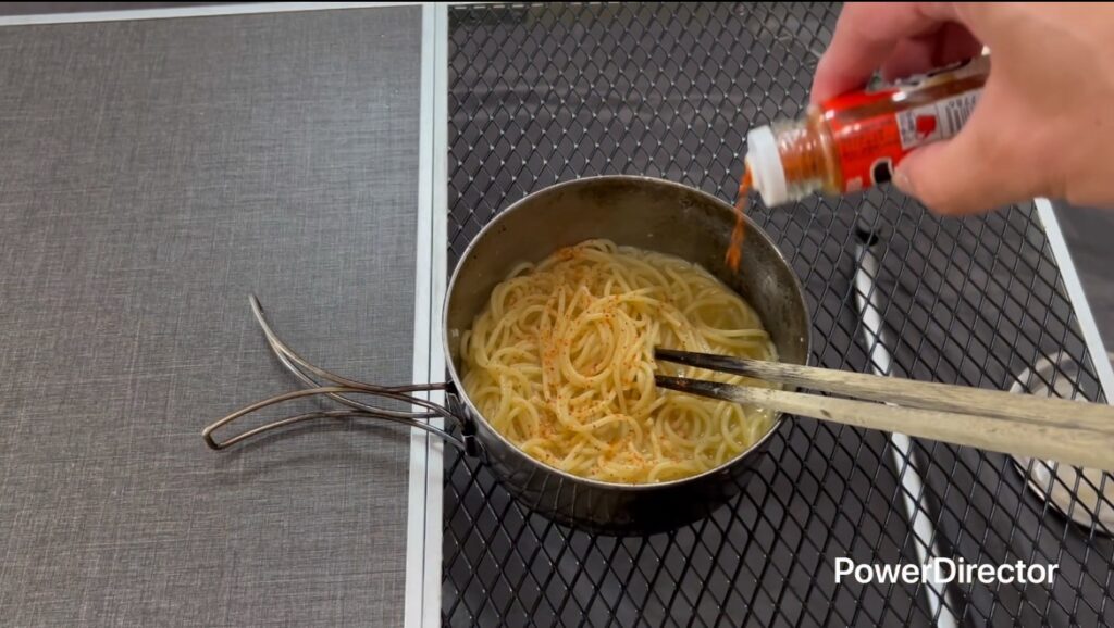 「アーリオ・オーリオ」をワンパン&ゆで汁なしで作って頂きます!|キャンプ道具で作る簡単ご飯