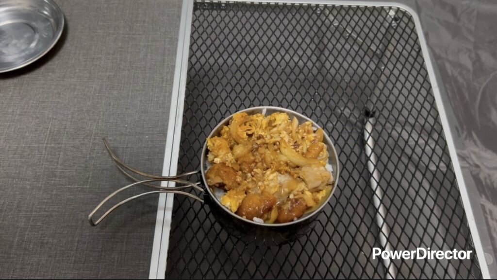 ニチレイ特から使用!ニンニク醤油香る甘くない「親子丼」を作って頂きます!|キャンプ道具で簡単ご飯