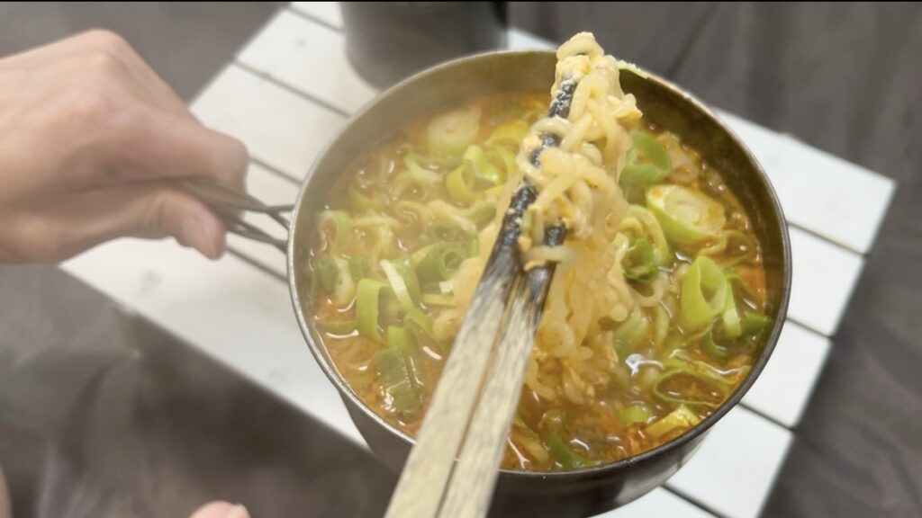 【男の簡単料理レシピ】辛ラーメン|トッピング3種追加アレンジ