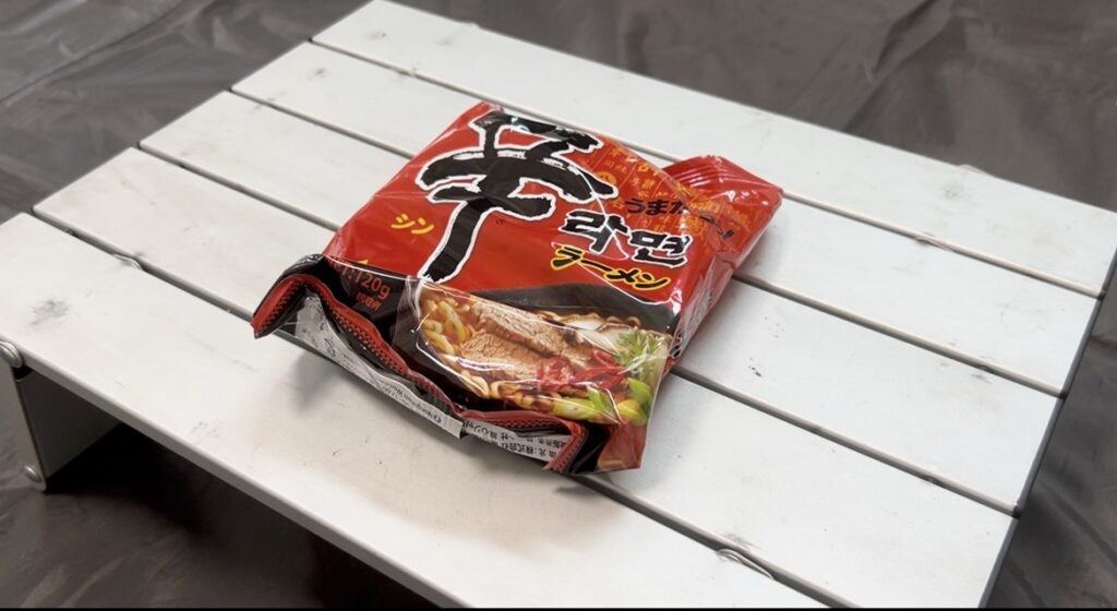 【男の簡単料理レシピ】辛ラーメン｜トッピング３種追加アレンジ