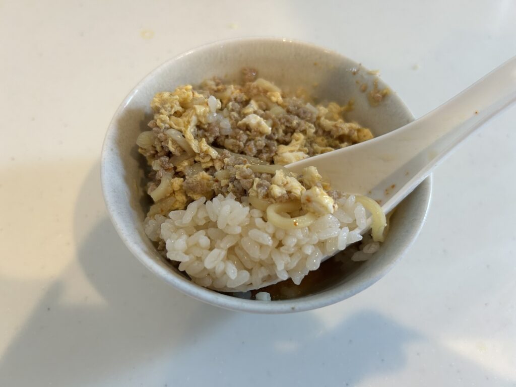 【マルちゃん正麺醤油 ニュータンタン風アレンジ】|にんにくと唐辛子のパンチが病みつき!|「男の簡単料理レシピ」