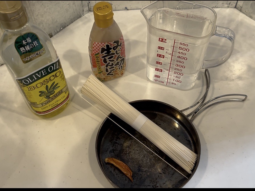 「そうめんのアーリオ・オーリオ・エ・ペペロンチーノ」レシピ&実食レビュー!|食材は5つで簡単!【男の料理】