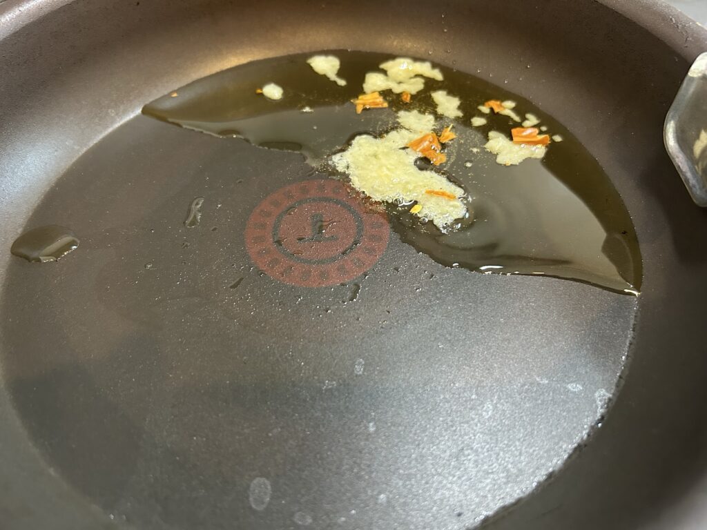 【男の簡単料理】ワンパン「アーリオ・オーリオ・エ・ペペロンチーノ」のレシピと実食レビュー