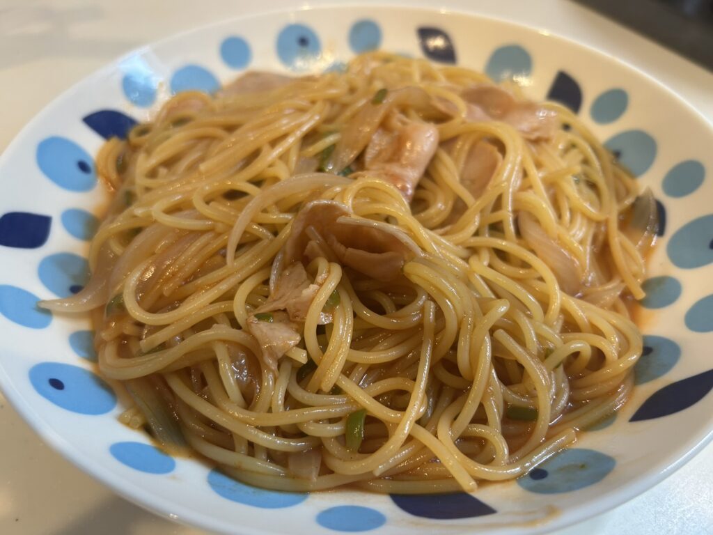 【男の料理】俺の「ワンパン ナポリタン」のレシピと実食レビュー