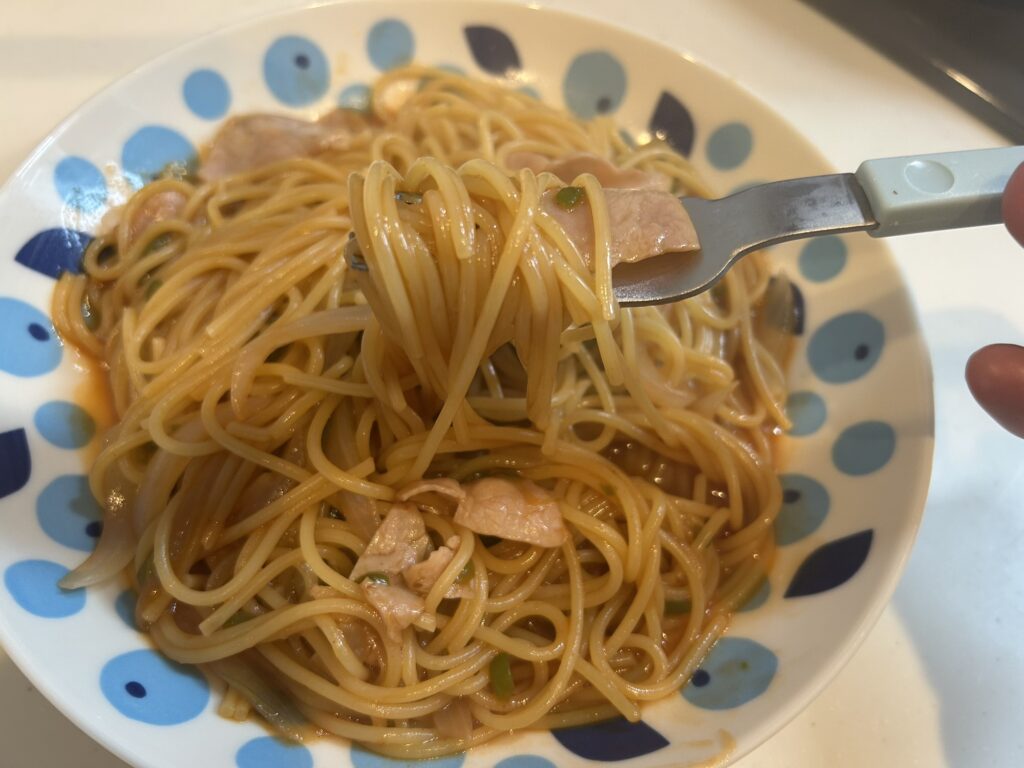 【男の料理】俺の「ワンパン ナポリタン」のレシピと実食レビュー