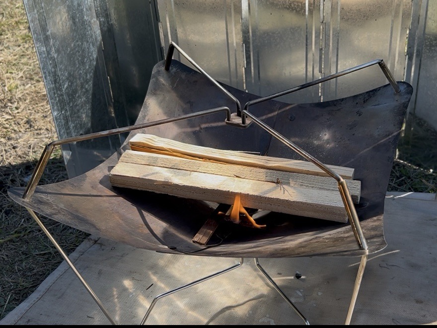 【キャンプレポ㉛】「府中郷土の森公園」で秋のソロデイキャンプ！｜タープを張り、鍋焼きうどんを食う