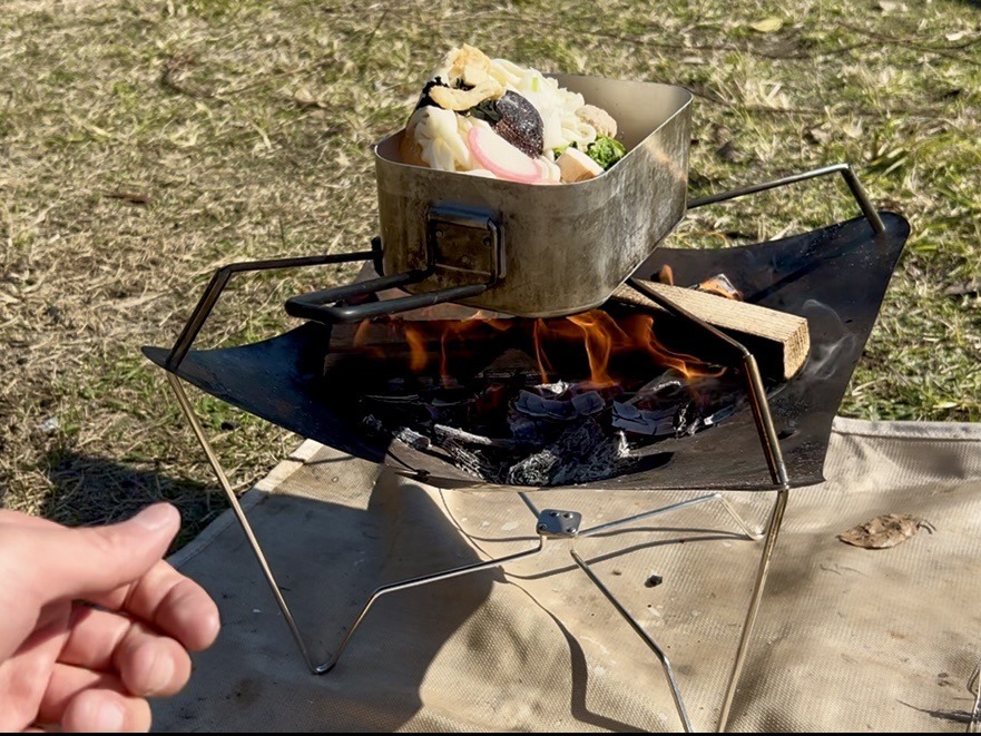 【キャンプレポ㉛】「府中郷土の森公園」で秋のソロデイキャンプ！｜タープを張り、鍋焼きうどんを食う