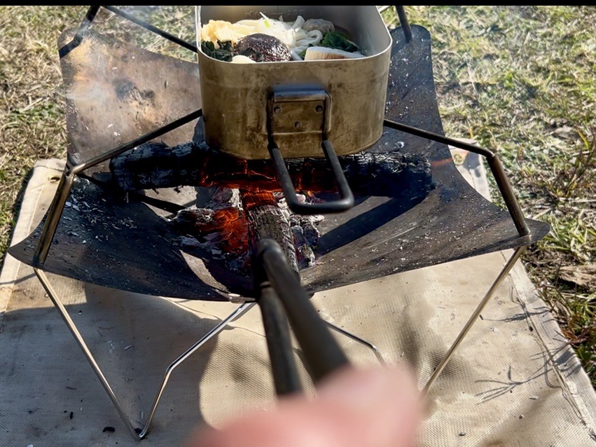 【キャンプレポ㉛】「府中郷土の森公園」で秋のソロデイキャンプ！｜タープを張り、鍋焼きうどんを食う