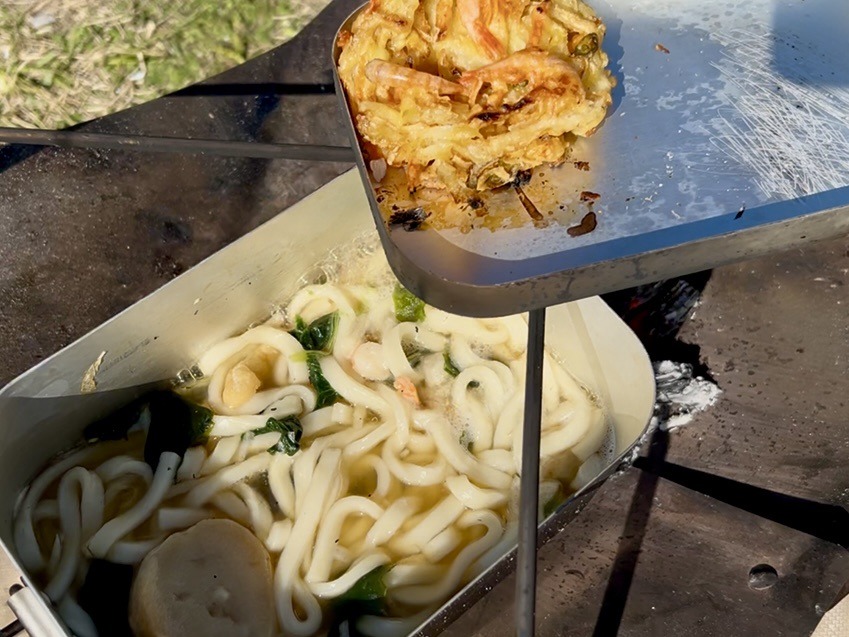 【キャンプレポ㉛】「府中郷土の森公園」で秋のソロデイキャンプ！｜タープを張り、鍋焼きうどんを食う