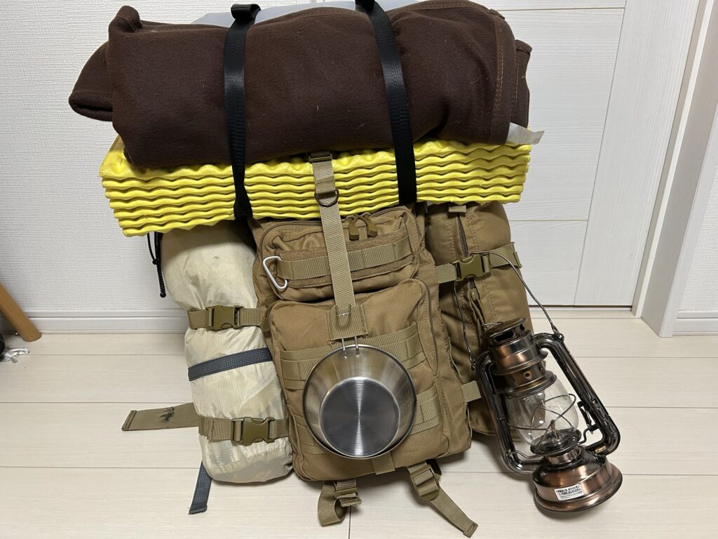 【泊りキャンプ装備】サイバトロン1つで楽しむ！無骨な宿泊ギア＆パッキング徹底解説