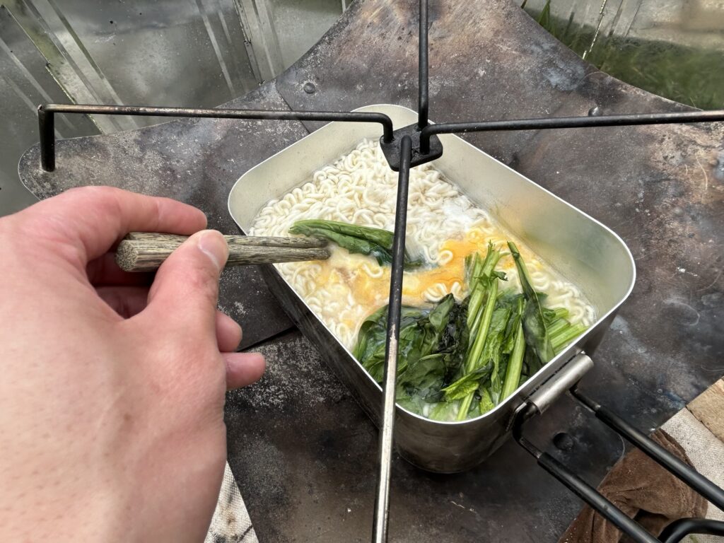 キャンプ飯「サッポロ一番塩」を調理する|無骨ソロデイキャンプS2-1@府中郷土の森|